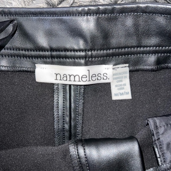 Black leather skirt - Picture 3 of 3